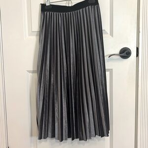 XS metallic grey and black, midi skirt